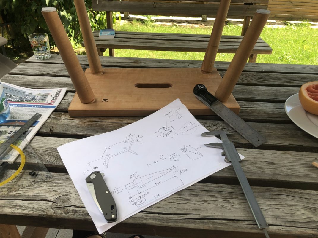 Design Fußbänke aus Birne und Esche – StS